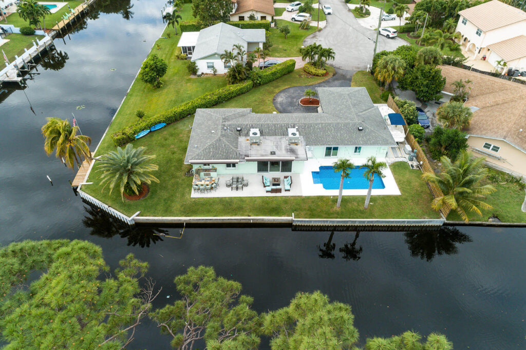 Lake Clarke Shores FL-USA Metal Roof Contractors of Lake Worth